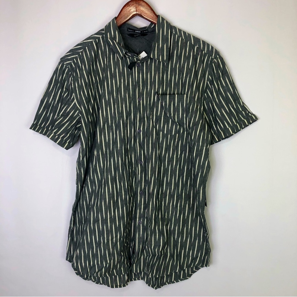 Krew Casualty Woven Button Up Slim Fit Short Sleeve Men’s Casual Evening Large